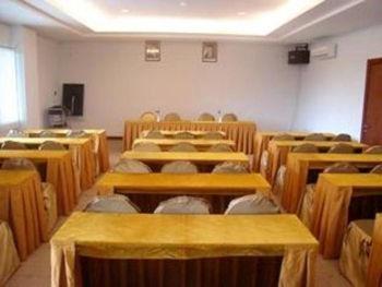 Plaza Inn Kendari Esterno foto
