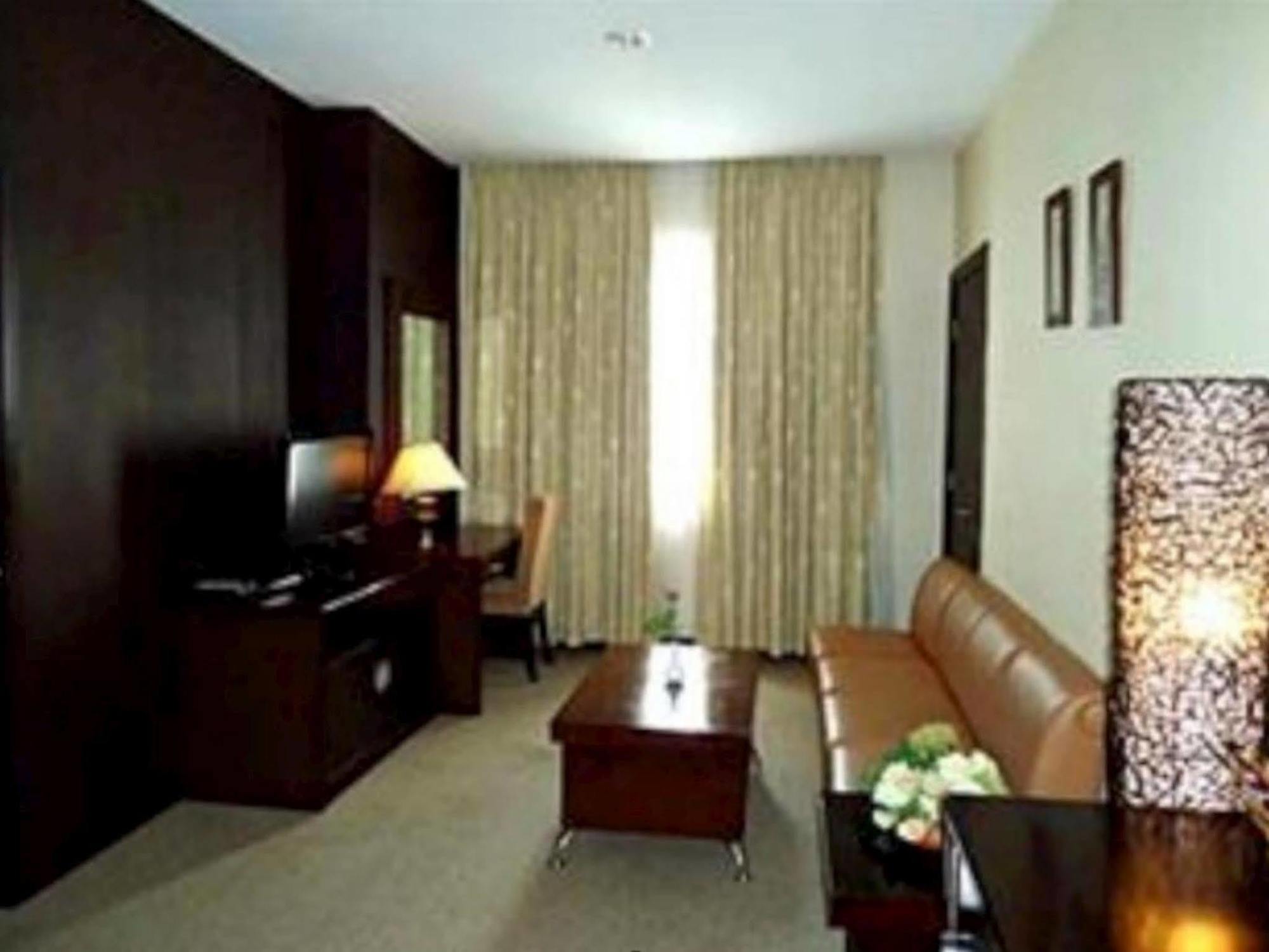 Plaza Inn Kendari Esterno foto